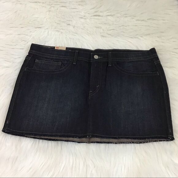 Levi’s Authentic Denim Mini Skirt Raw Hem New Size 31 - Picture 1 of 8